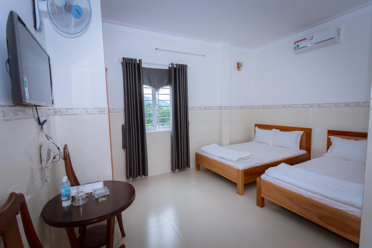 Khach San Son Ha Hotel Tỉnh Kontum Exterior photo