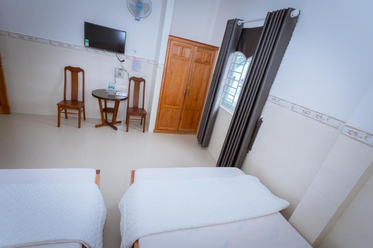 Khach San Son Ha Hotel Tỉnh Kontum Exterior photo