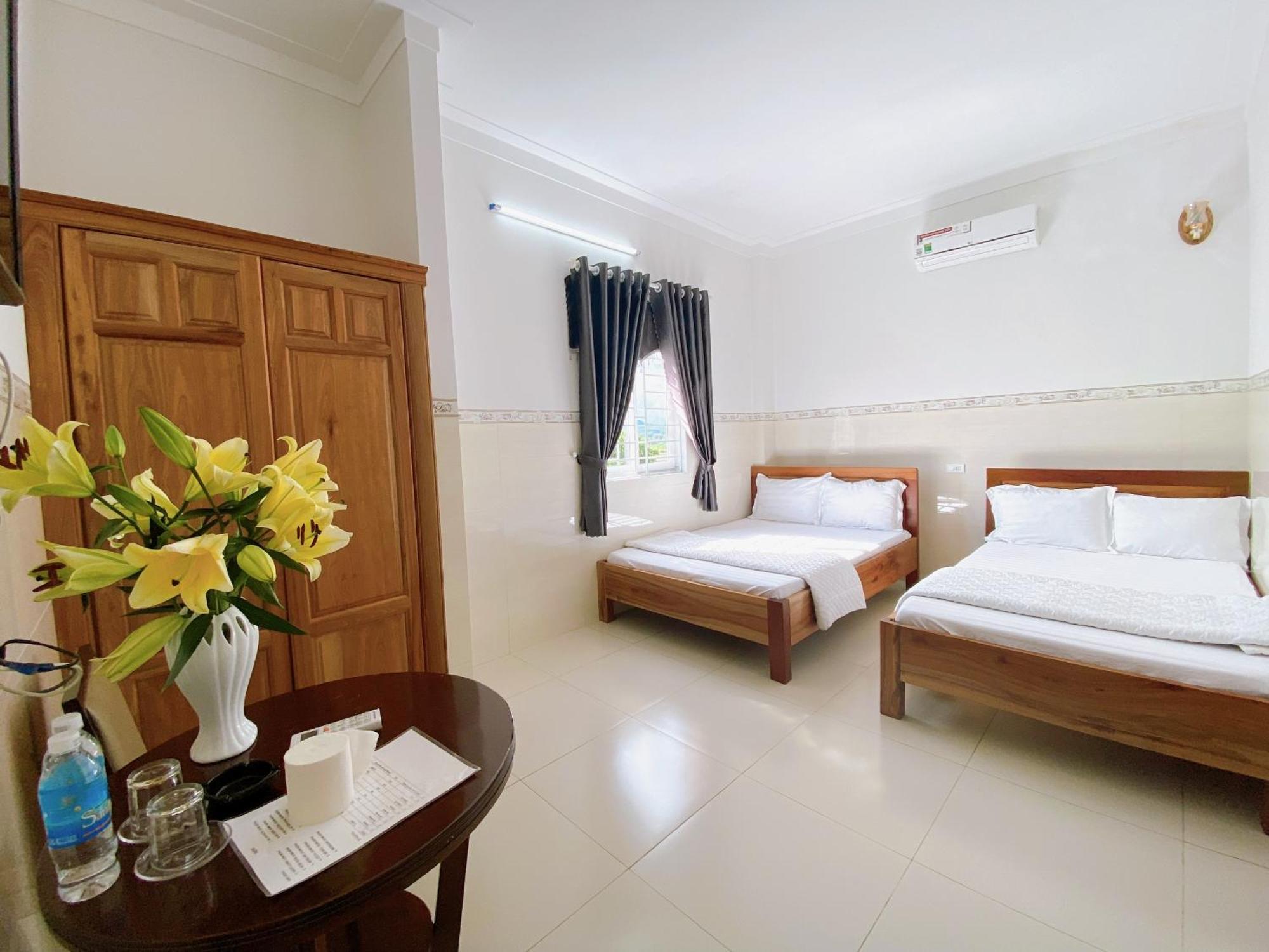 Khach San Son Ha Hotel Tỉnh Kontum Exterior photo