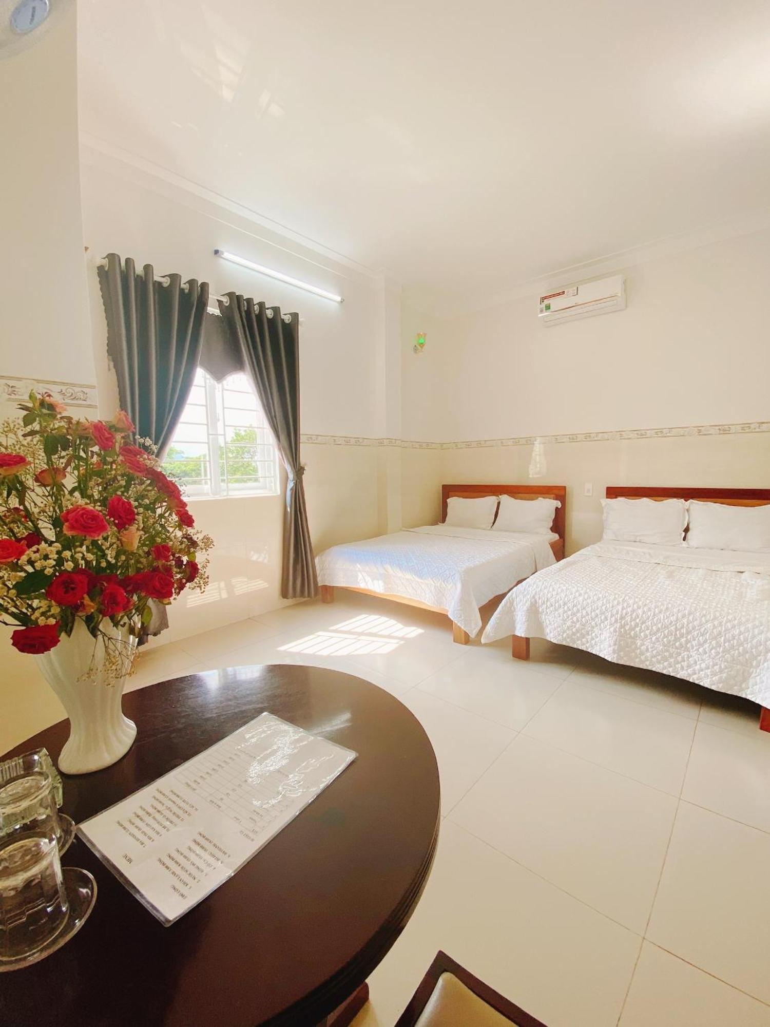 Khach San Son Ha Hotel Tỉnh Kontum Exterior photo